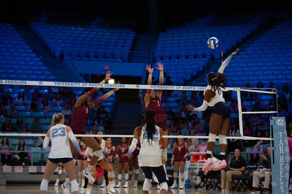 20241025_Soukthavone_sports-vball-florida-state