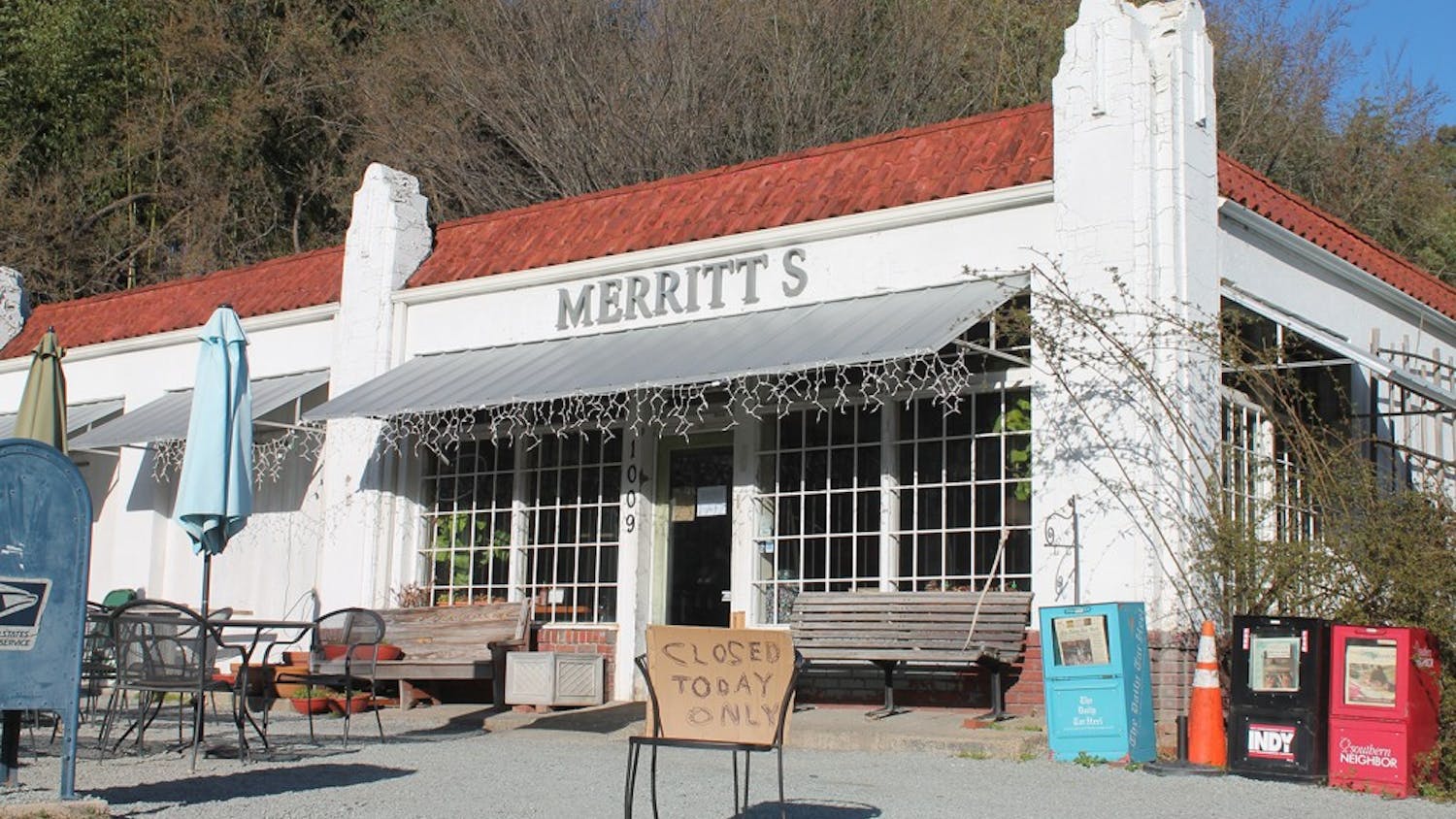Merritt's Store and Grill closed temporarily on February 16th due to a large majority of the staff's participation in the Immigration Strike. 