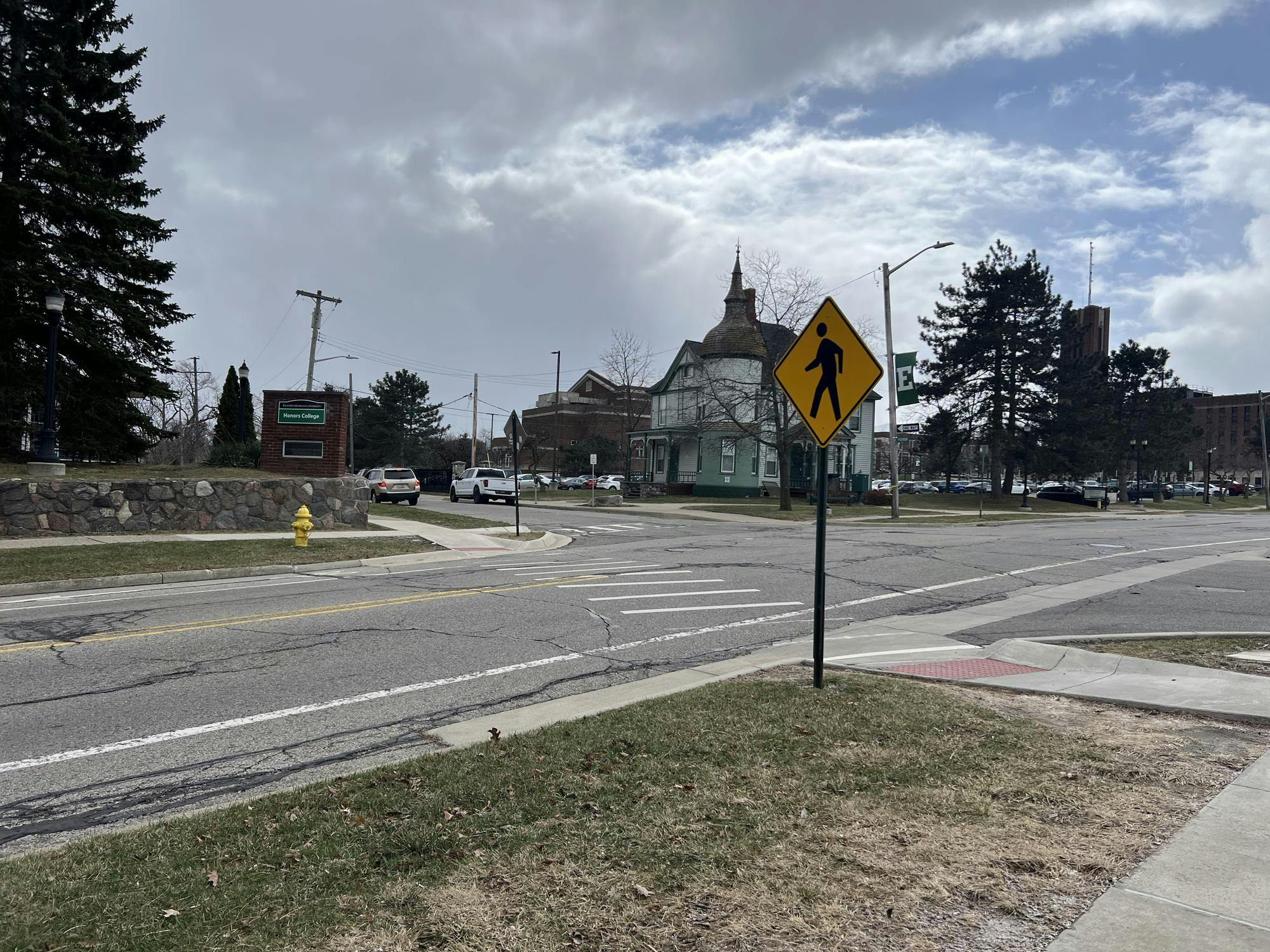 An intersection between the EMU Honors College and the 601 W Forest apartment building. 
