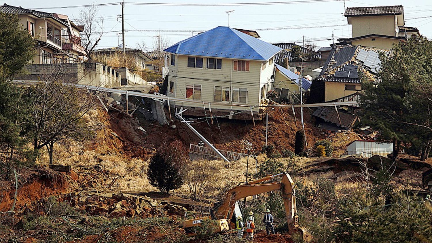 WORLD NEWS JAPAN-QUAKE 8 LA