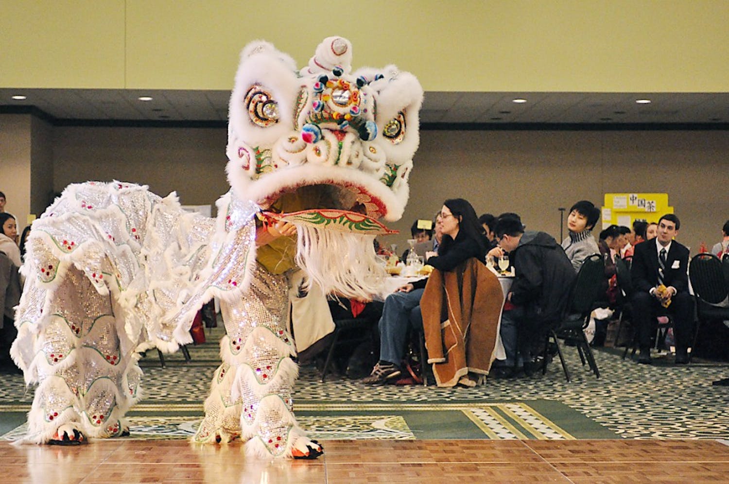 Several performances were held last Sunday during the 2010 Chinese Week  kick off gala, held in the EMU student center ballroom. The event was hosted by Mei Hua Tong Xue Hui, or the American Chinese Students Association.