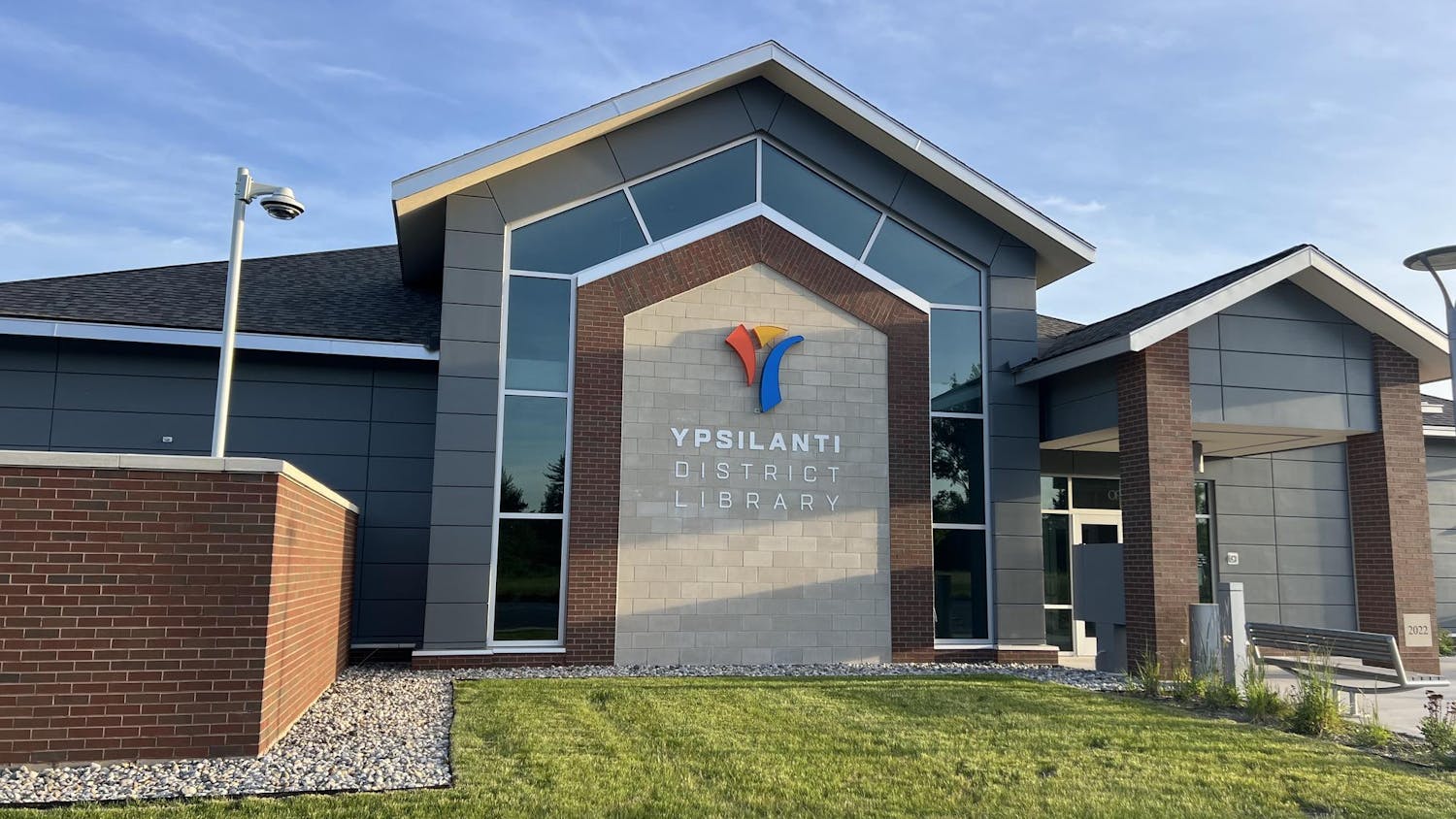 A side view of the Ypsilanti District Library Superior Branch