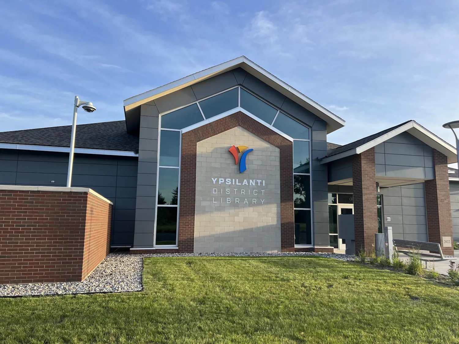 A side view of the Ypsilanti District Library Superior Branch