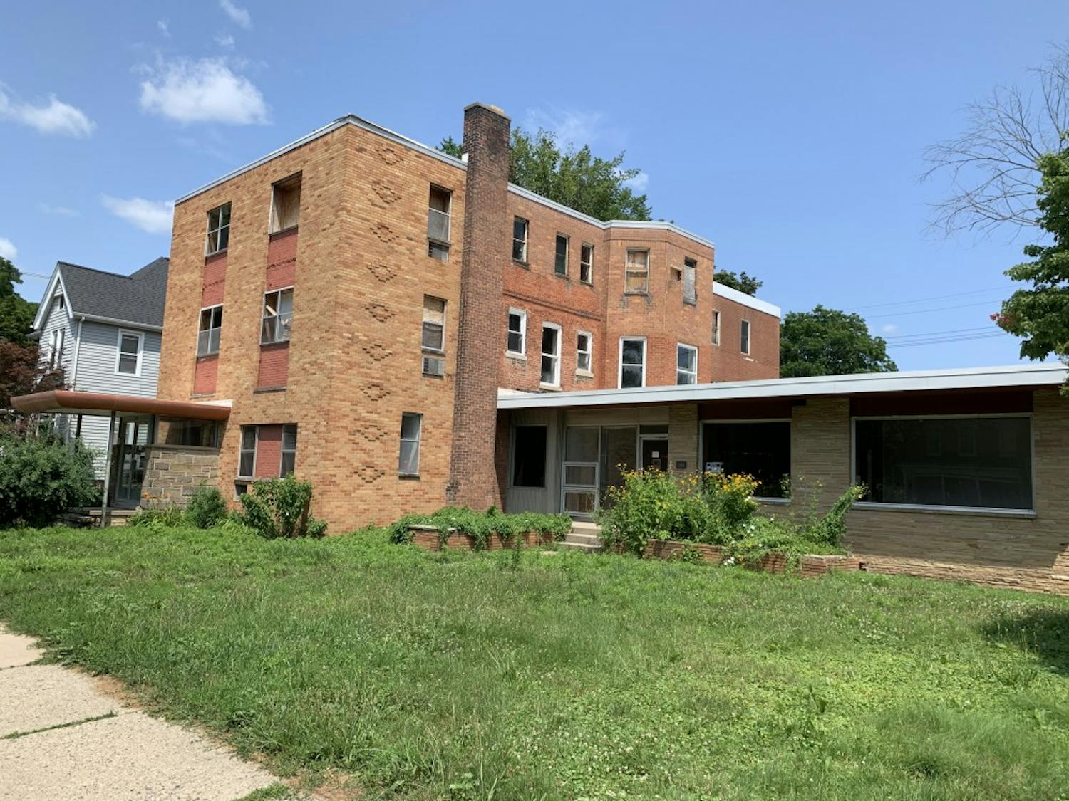 Outside 206-210 Washington