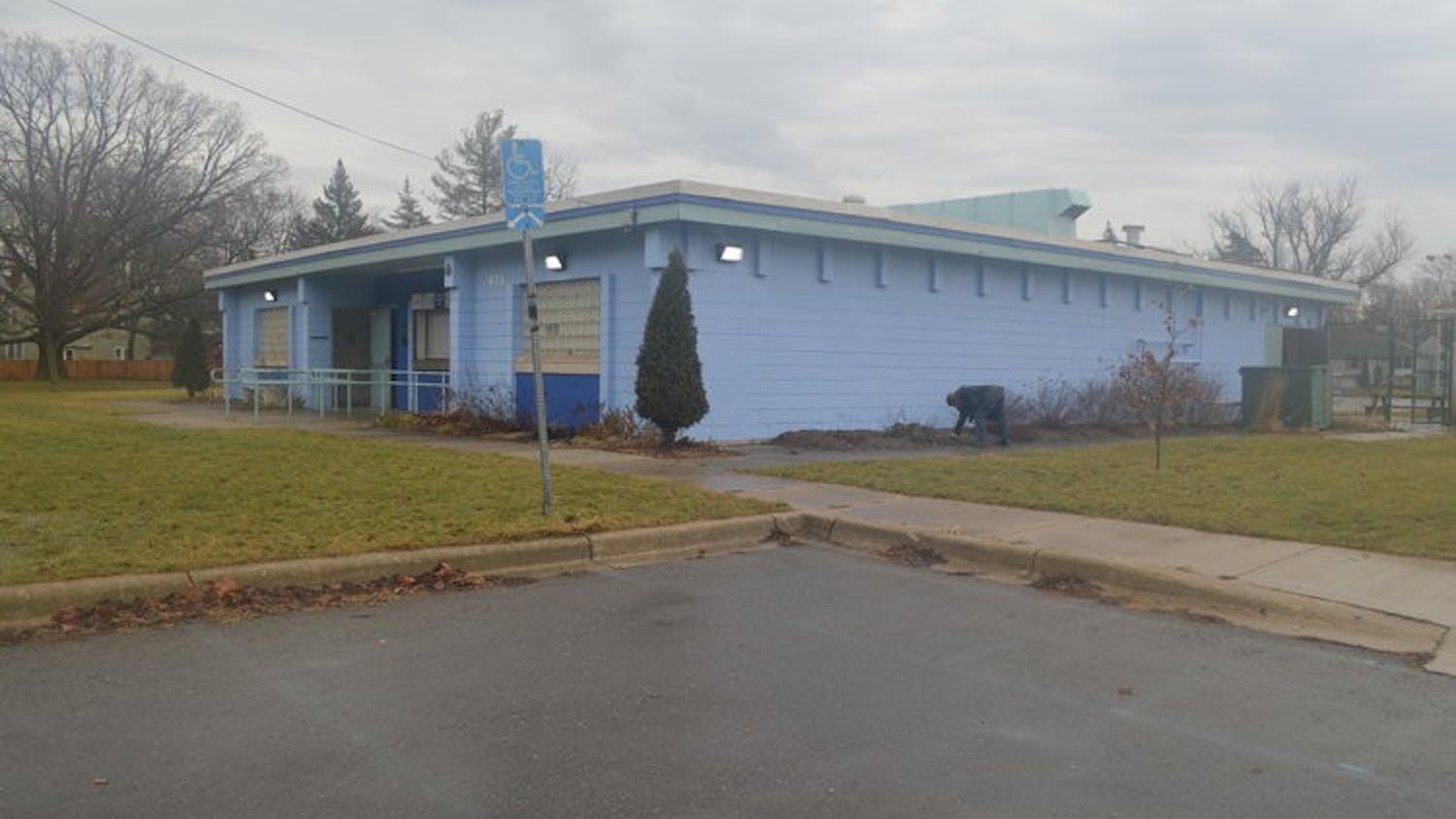 Rutherford Pool bathhouse