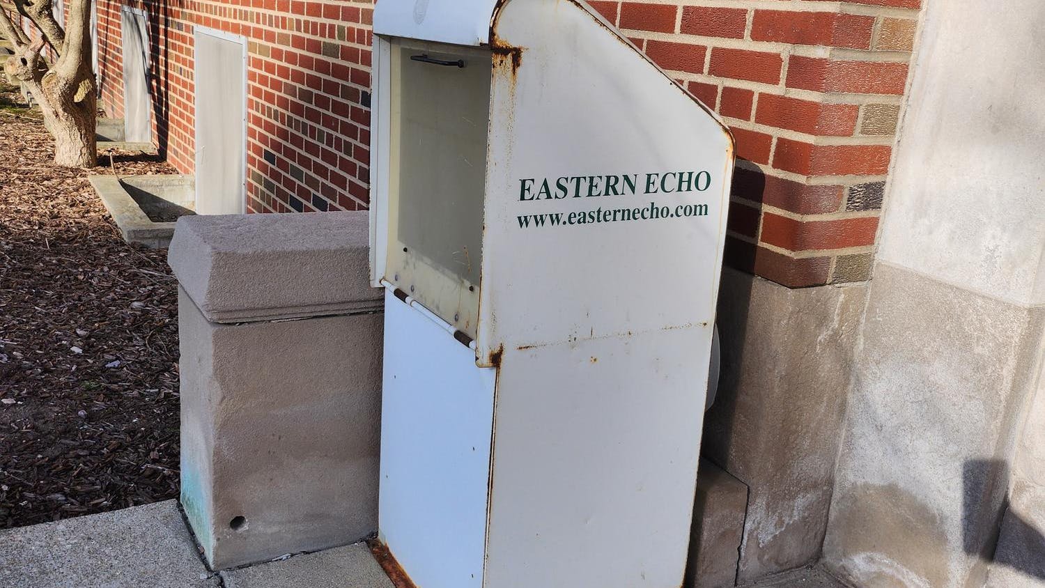 Eastern Echo Box
