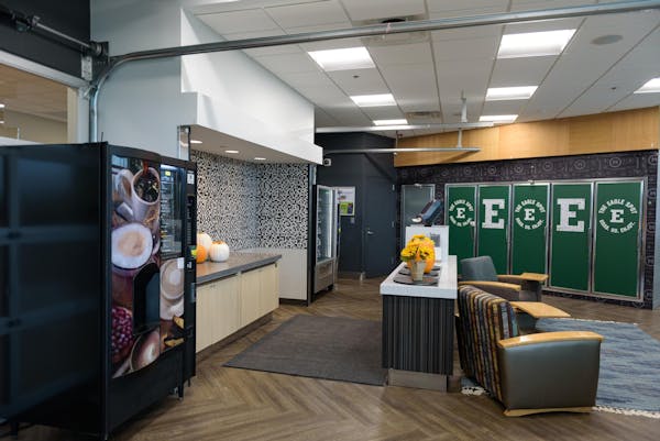 eagle-spot-vending-grand-opening