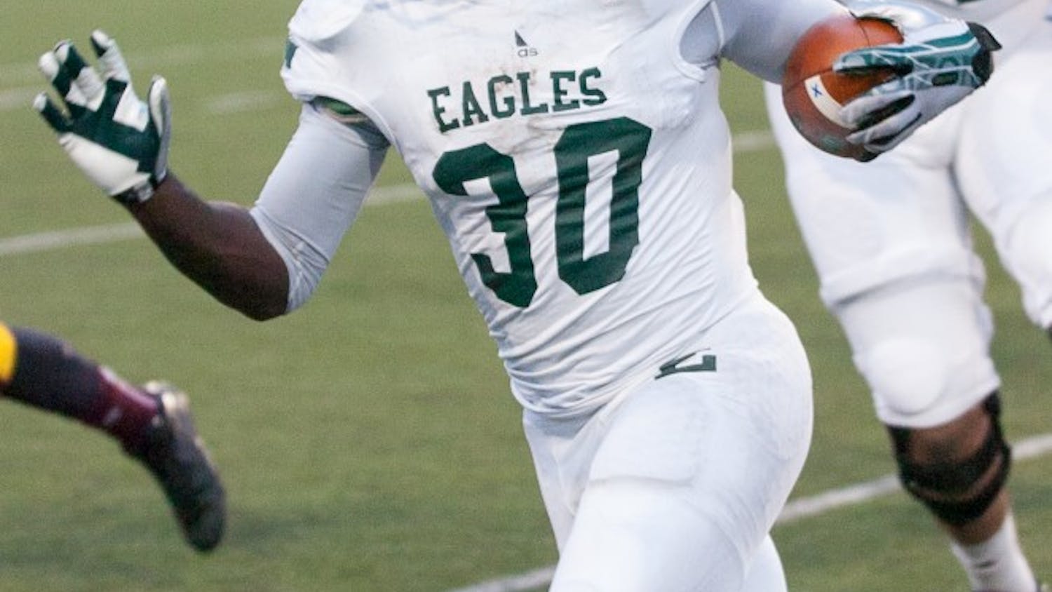 EMU running back Bronson Hill blows by during the fourth quarter of the Eagles' game on 29 November in Mt. Pleasant.