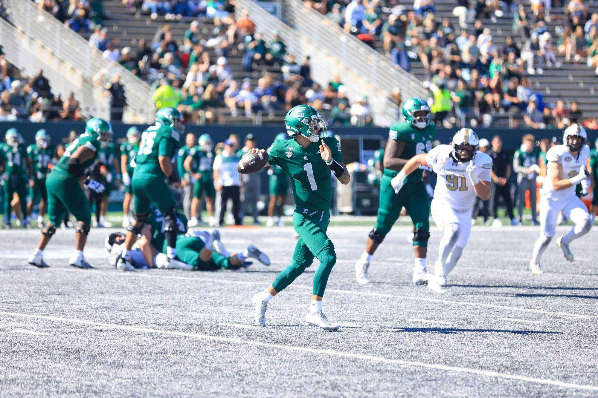 No. 1 Noah Kim passing