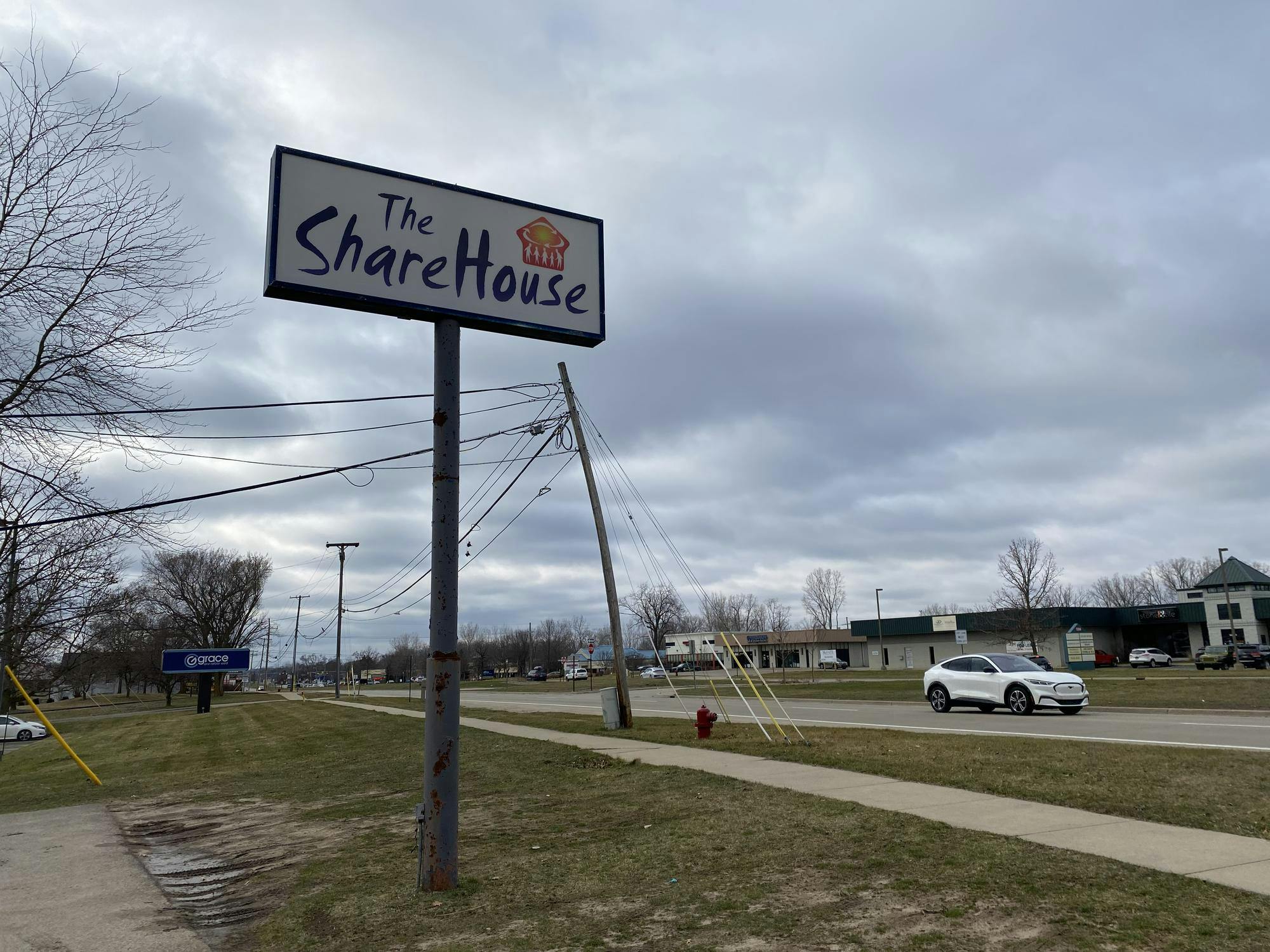 sharehousesignnnnnnn.jpeg