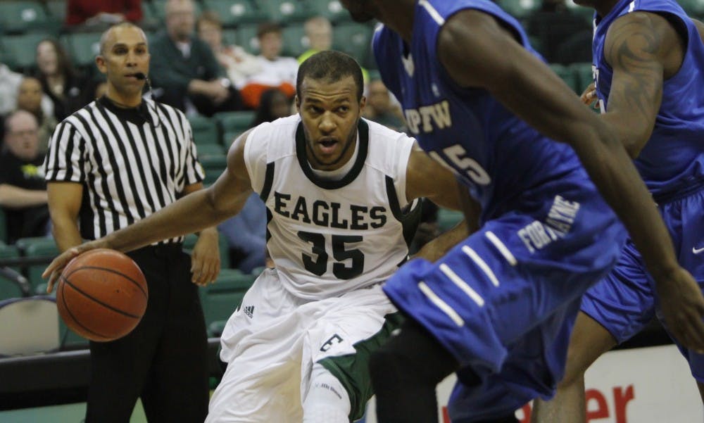 Men’s basketball wins against IPFW as the Ice Man Classic nears its end