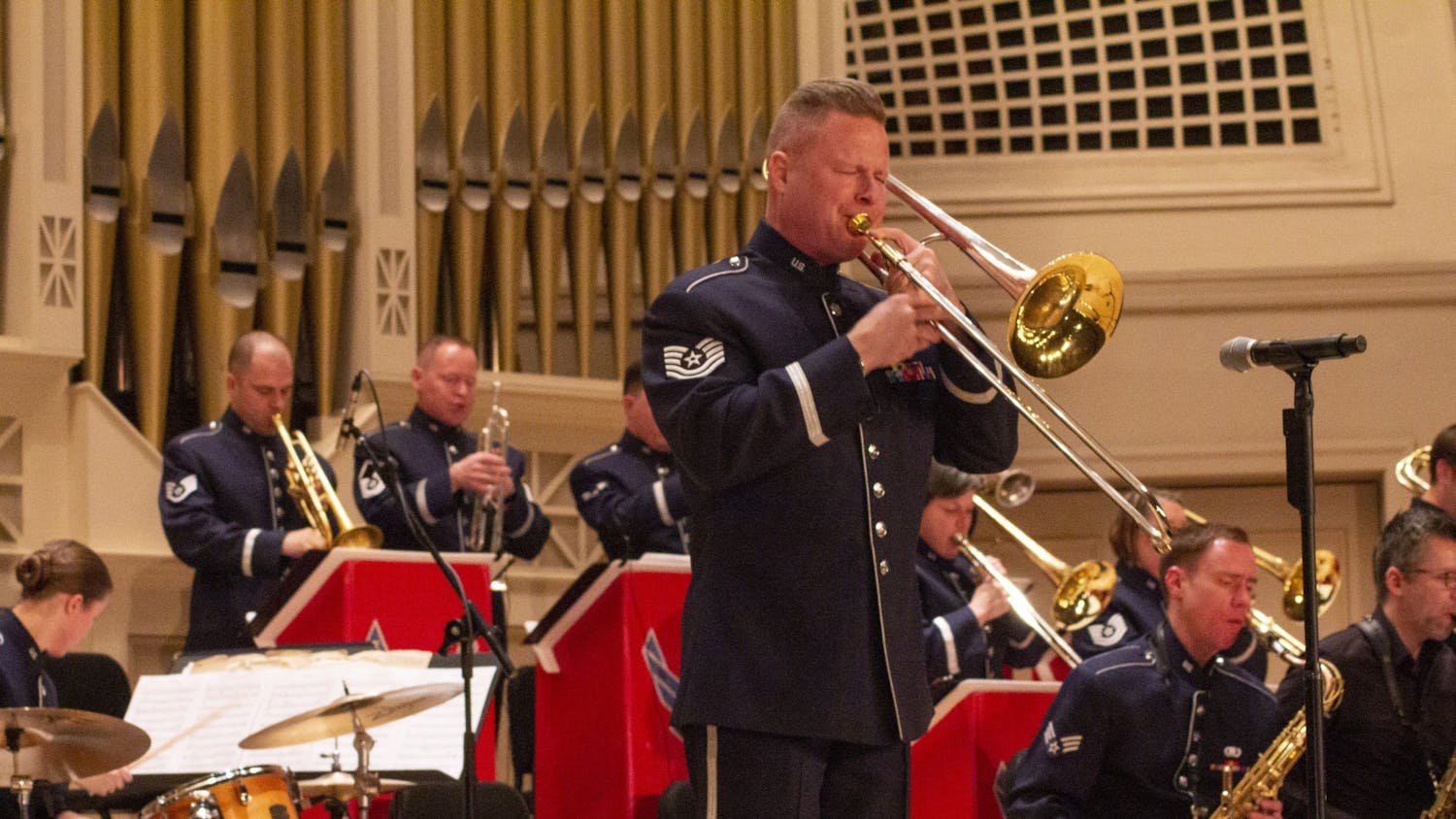 The USAF Band of Mid-America’s Shades of Blue Jazz Ensemble honors veterans