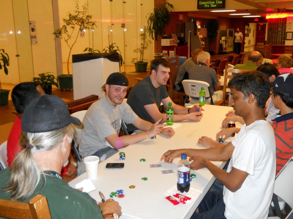 Rec/IM hosts weekly poker tournament