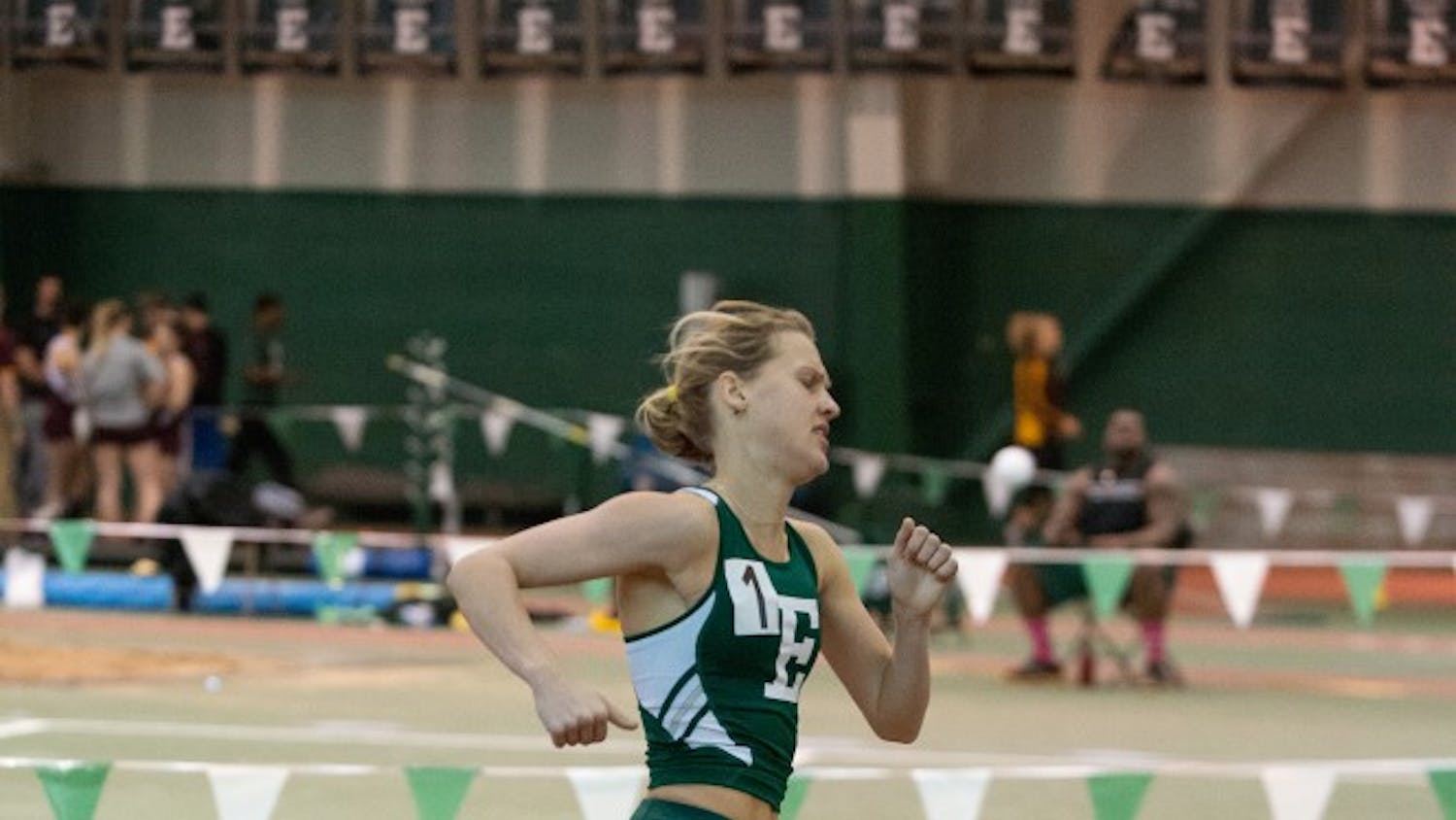 Junior Victoria Voronko shaved 10 seconds off her previous record, finishing the 3000m in 9:13.24.