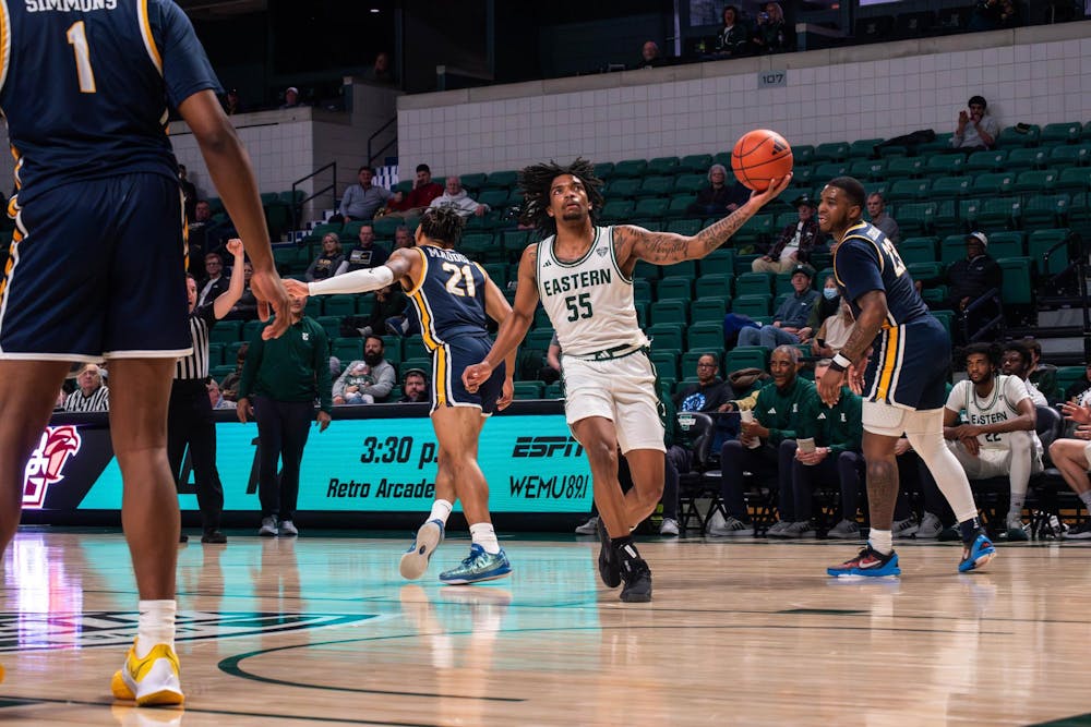 EMU men's hoops keeps MAC tourney hopes alive with tight win over Ball State, 58-56