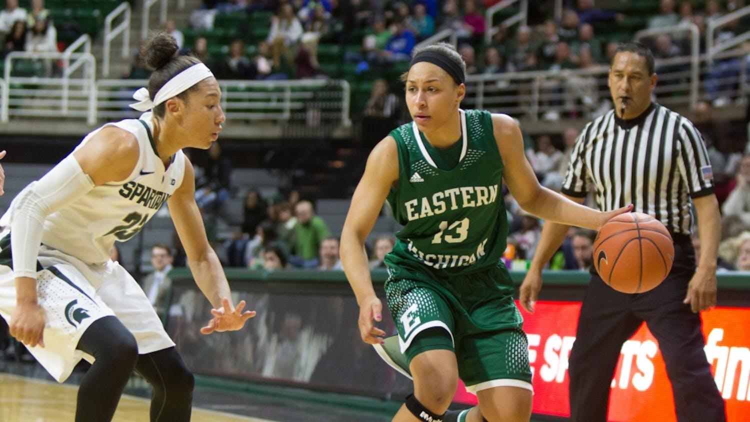 Janay Morton (13) led the Eagles in scoring with 13 points.