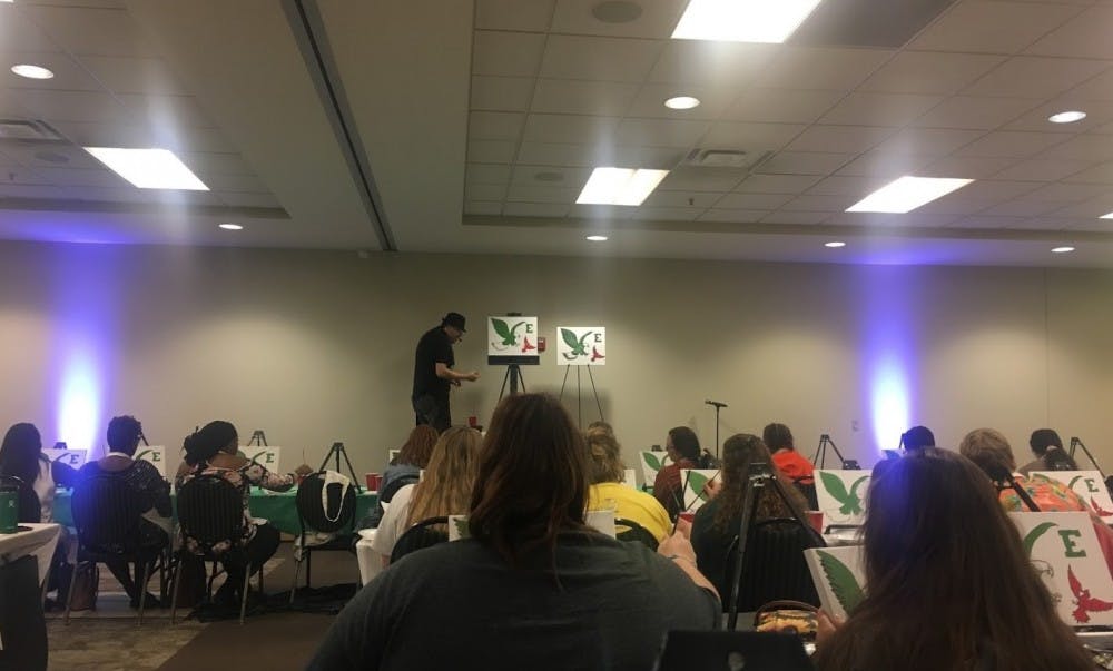 Paint and Pour let students paint free for Homecoming