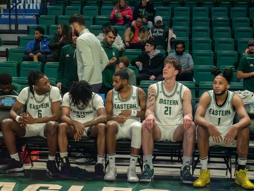 The Basketball team on the sideline