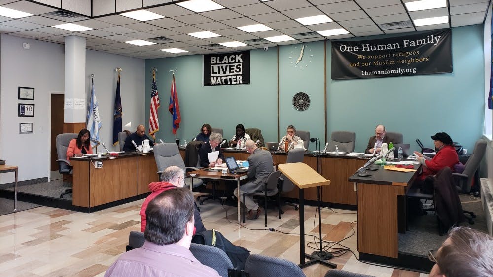 City Council Meeting Begins