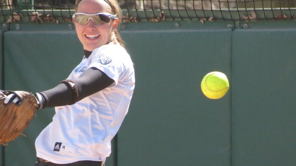 Softball loses doubleheader to Kent State