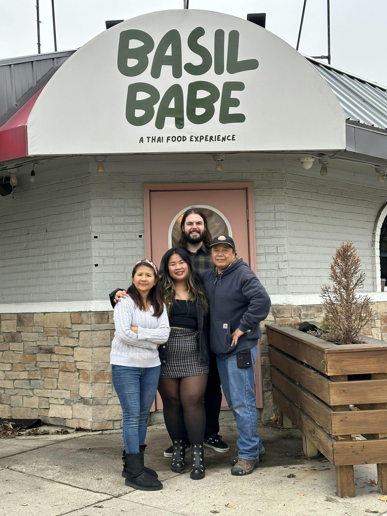 Haluthai Brzys at Basil Babe