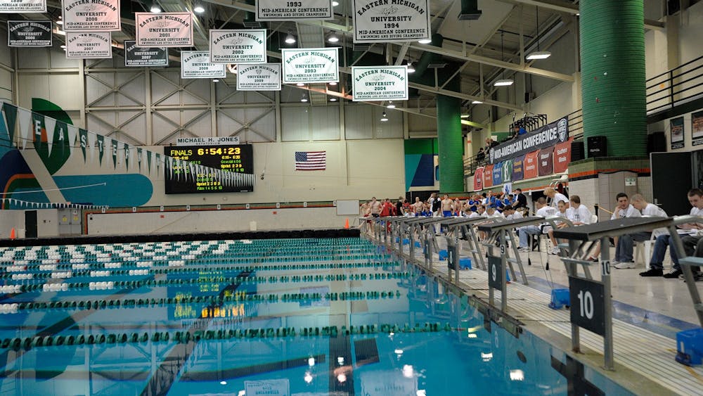 Opinion: Get a beneficial workout in by swimming on campus between classes 