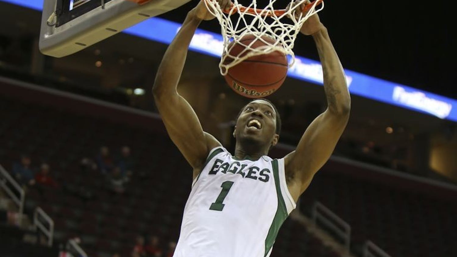 After scoring a career high 13 points and pulling down ten rebounds for his first career double-double Monday night, junior center Da’Shonte Riley put together another strong second half and finished with ten points. He was also one rebound shy (9) of his second double-double in as many games.