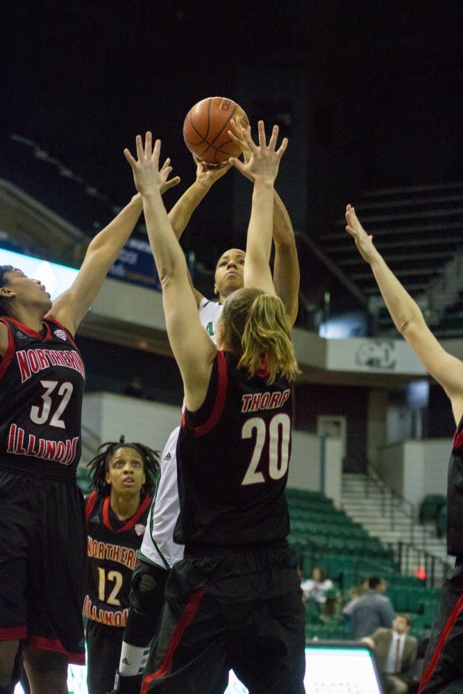 Senior Natachia Watkins (South Euclid, OH) had eight points.