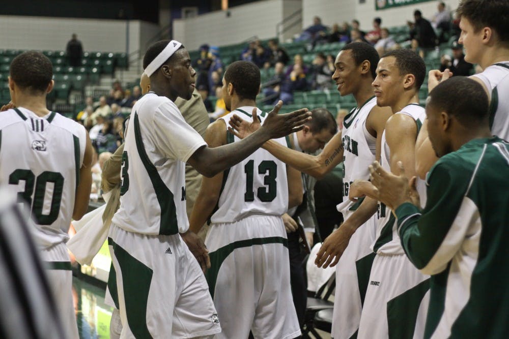 Men's basketball finshes strong on senior night