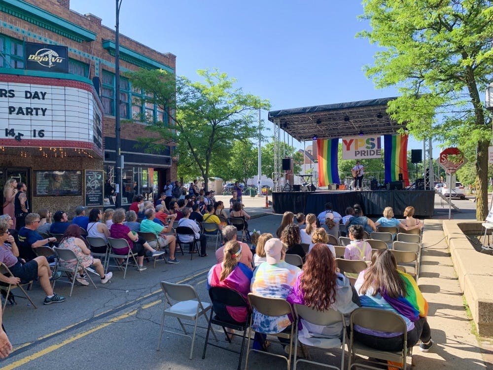 Crowd at Pearl Stage