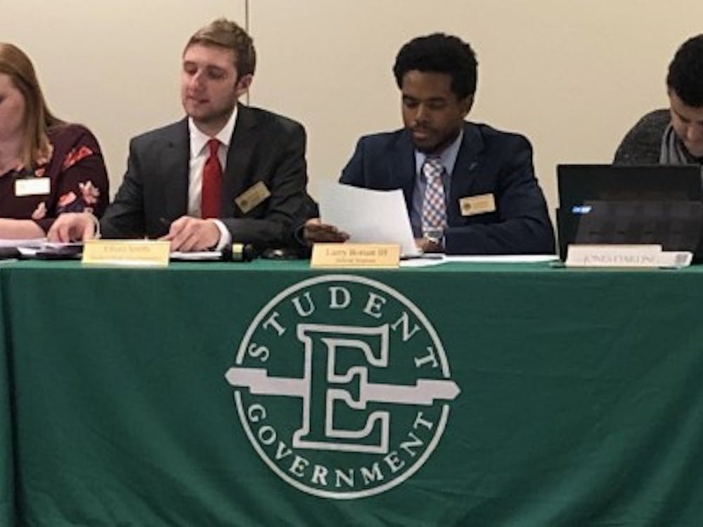 The Student Senate discusses changing the language of a resolution written by Sen. Jones-Darling that would push for "all internship-based courses to have a section offered online" by removing a section pushing for more 300 level classes to be offered online. The resolution, S.Res-105-15, passed unanimously.