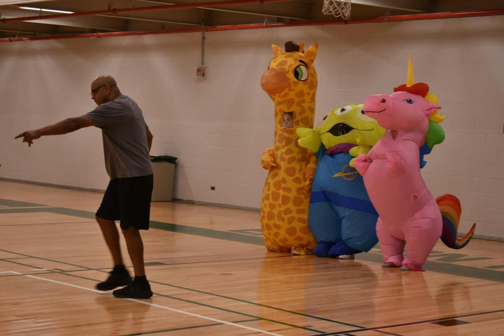 Costume_preparing_race