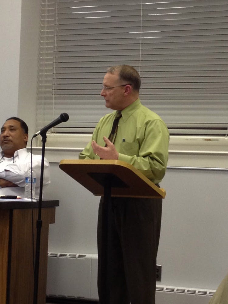 	DTE Account Manager Tim Miller presents to Ypsilanti City Council Tuesday.