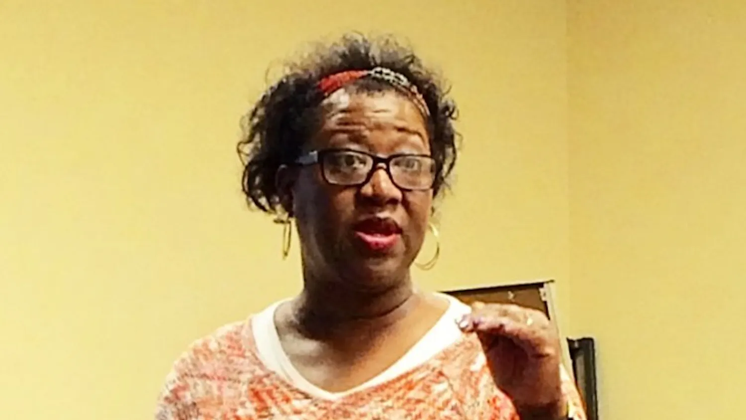 Lorraine McKnight, senior career coach, teaches students how to build effective resumes and cover letters.