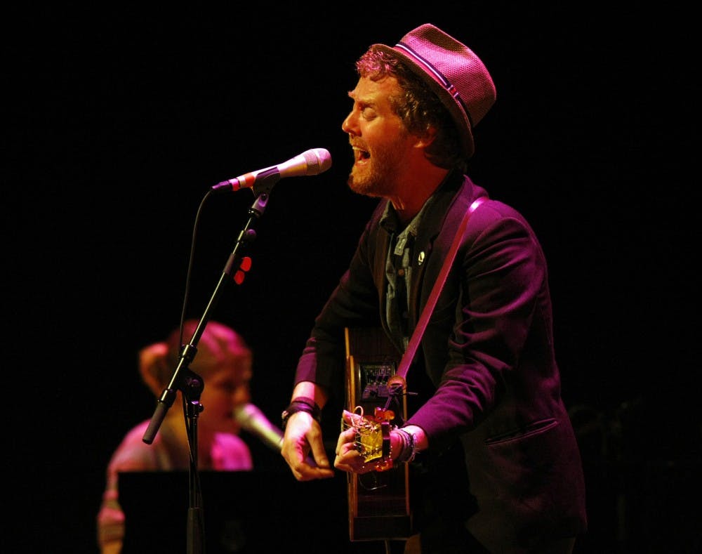 ENTER MUS-SWELLSEASON-HANSARD TB