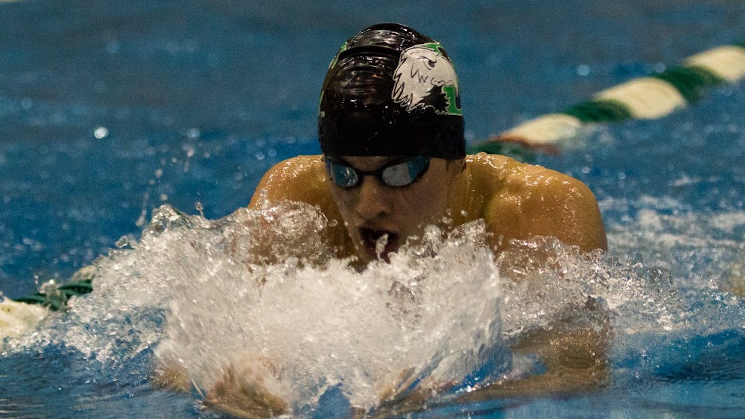 The men’s team (1,144 points) finished ahead of Oakland (1,042), while the women (1,042) finished behind Oakland (1,106).