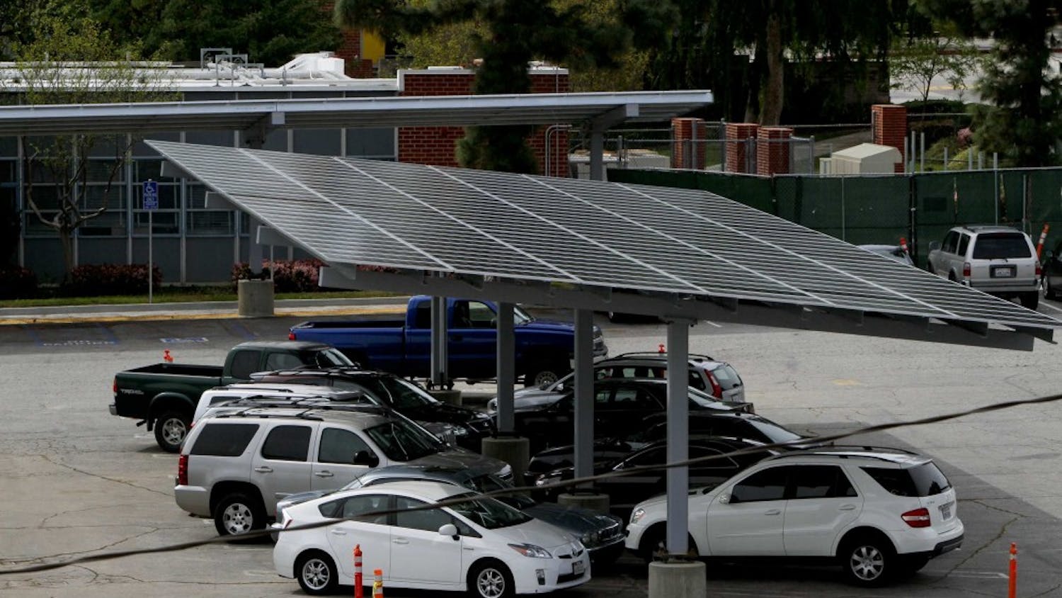 US NEWS CALIF-SCHOOLS-SOLAR 2 LA