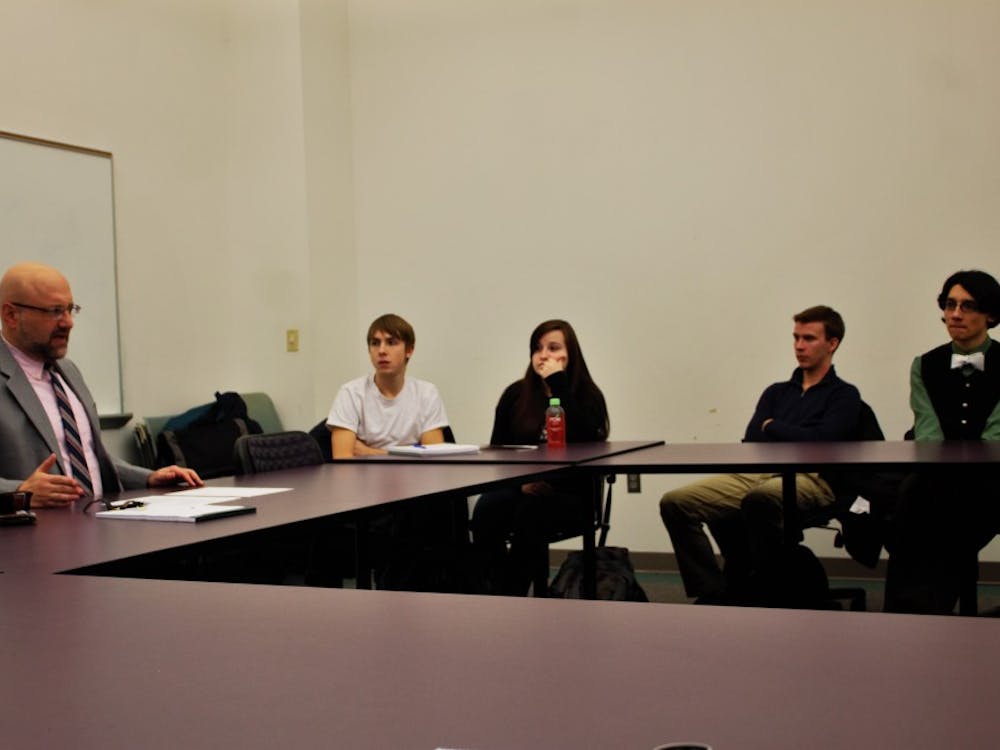 	Steve Horowitz, PhD. talks to EMU students Monday.