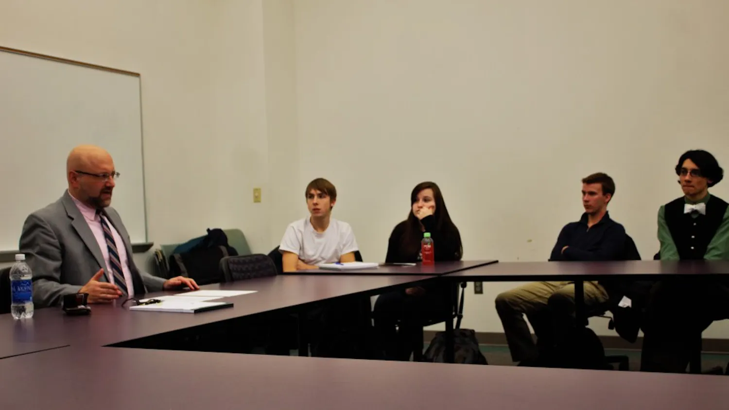 Steve Horowitz, PhD. talks to EMU students Monday.