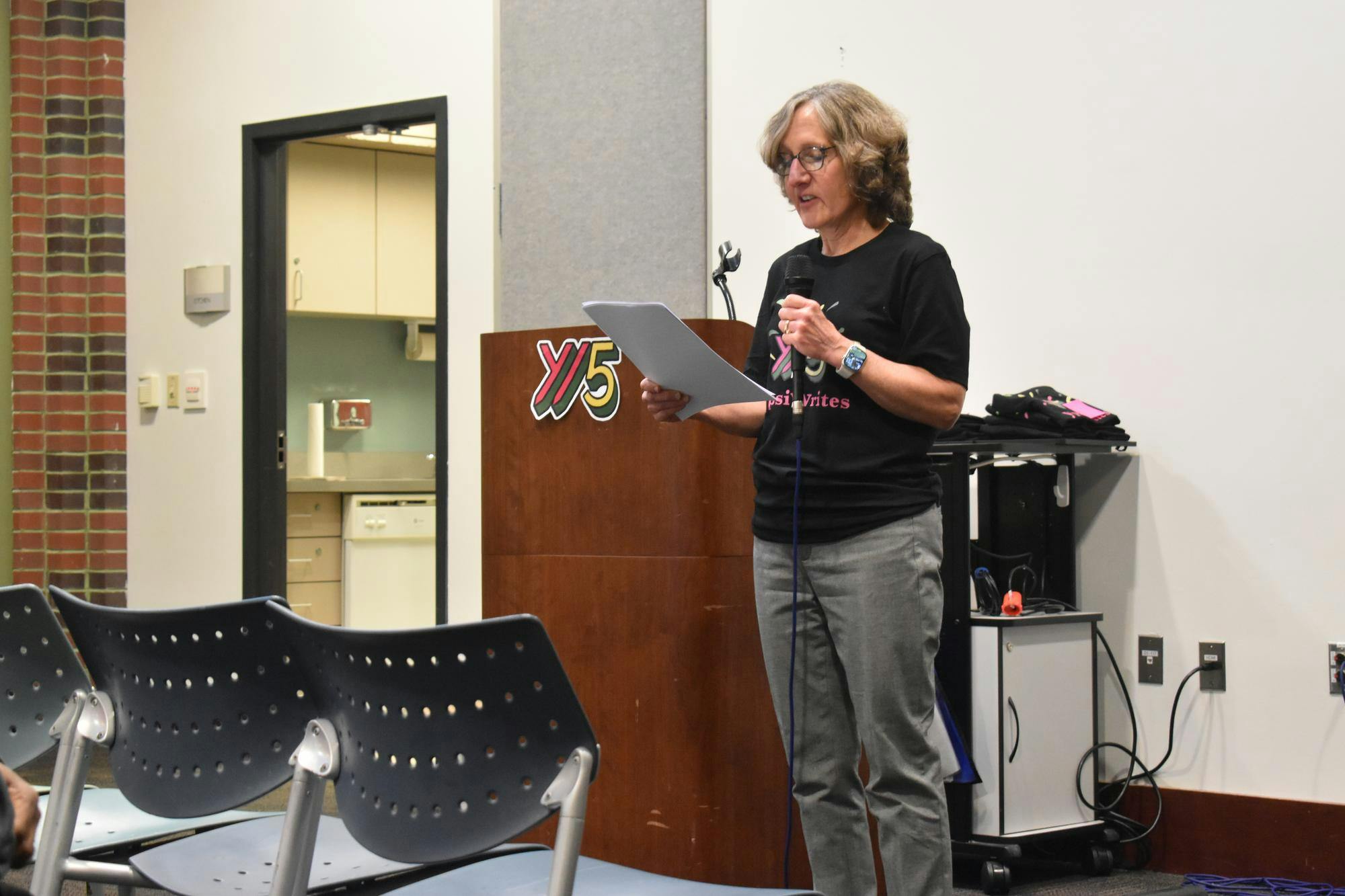 Ann Blakeslee_Speaking.JPG