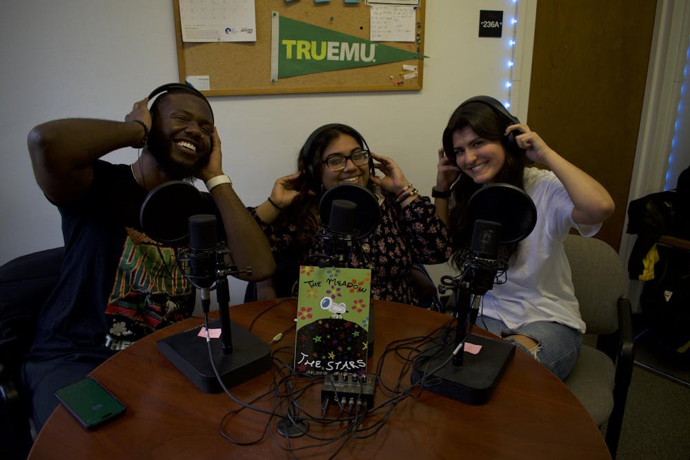 Author and Student Aryana Jharia Talks Publishing and Poetry in this Episode of Eagletainment