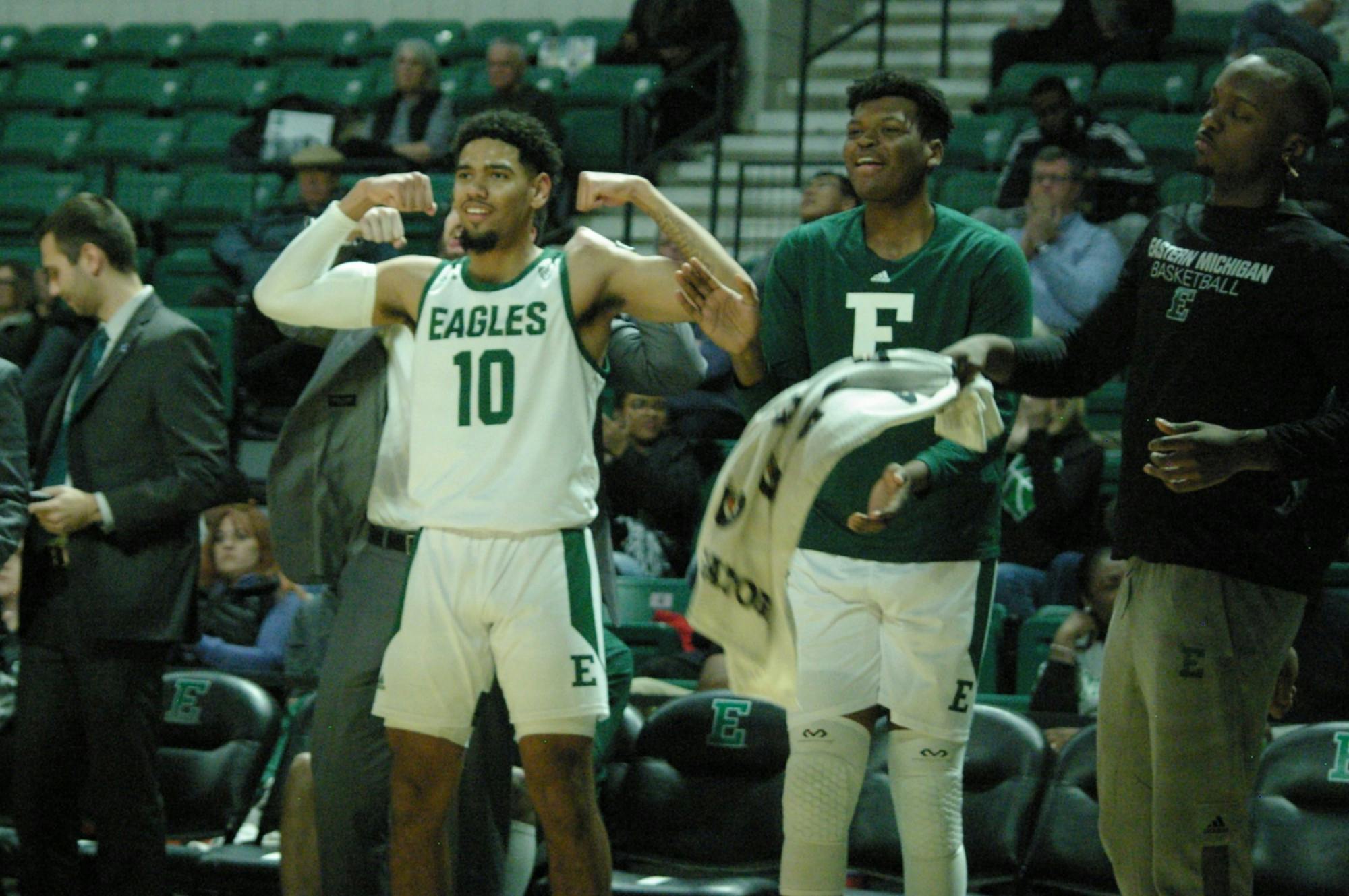 Eagles start slow, handle Michigan-Dearborn to remain undefeated through three games