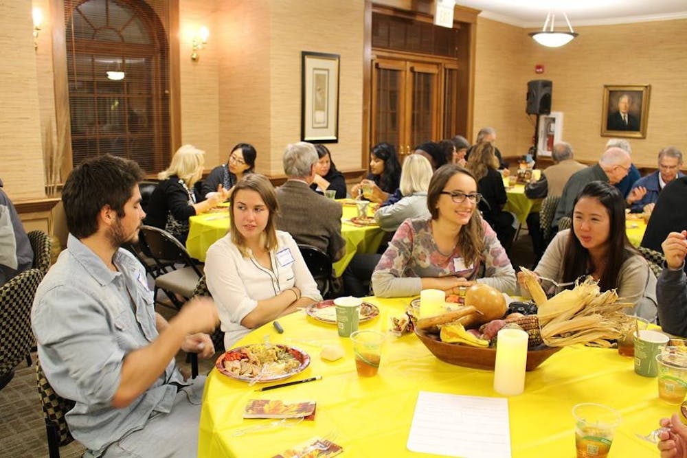 12249919_1070035683030671_99021719043075429_n