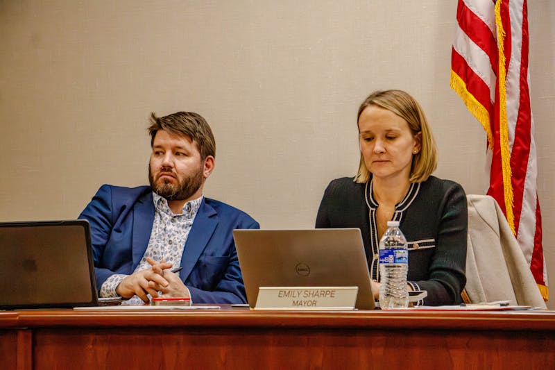 Elon Town Council accepts funds from North Carolina League of Municipalities, passes golf cart resolutions