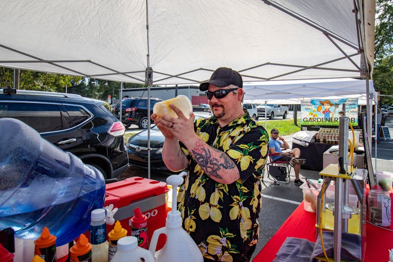 Burlington lemonade vendor shares tips for starting business with new