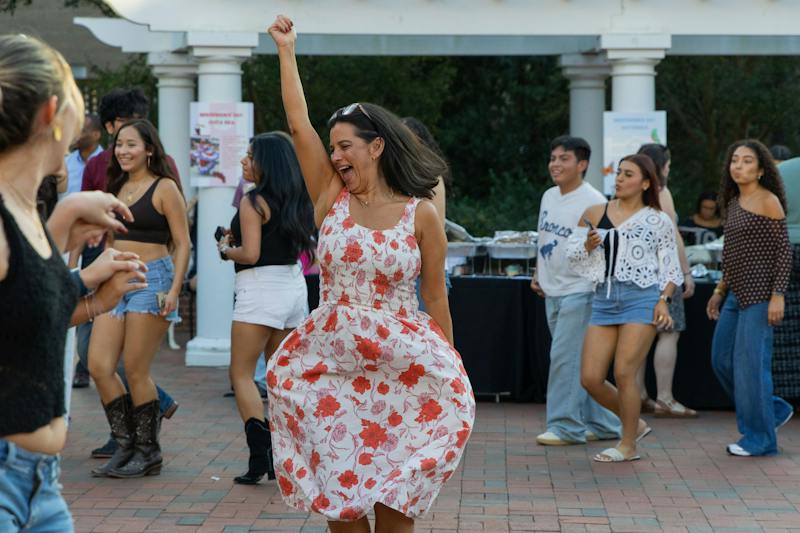 Students dance into Hispanic Heritage Month at Elon