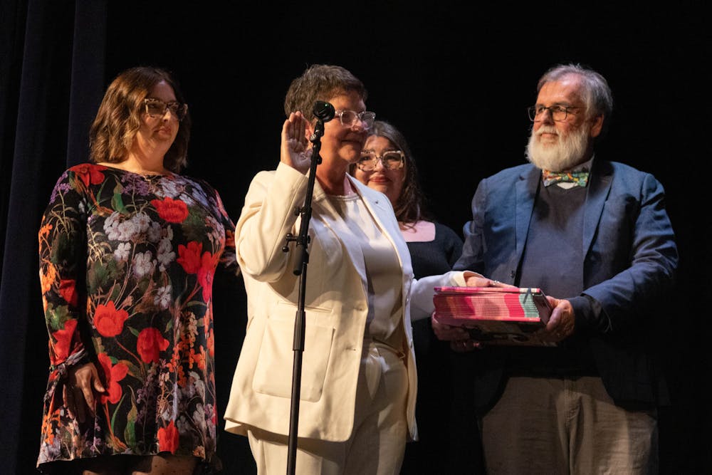 holtz-mayorswearin-12-2-25-4