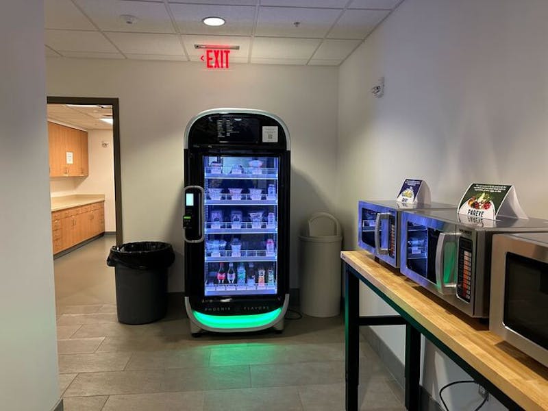 Phoenix Flavors vending machine opens in Truitt Center Elon News Network