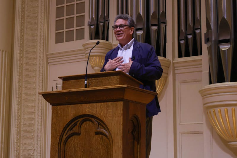 PolitiFact founder visits Elon, discusses importance of truth in polarized political climate