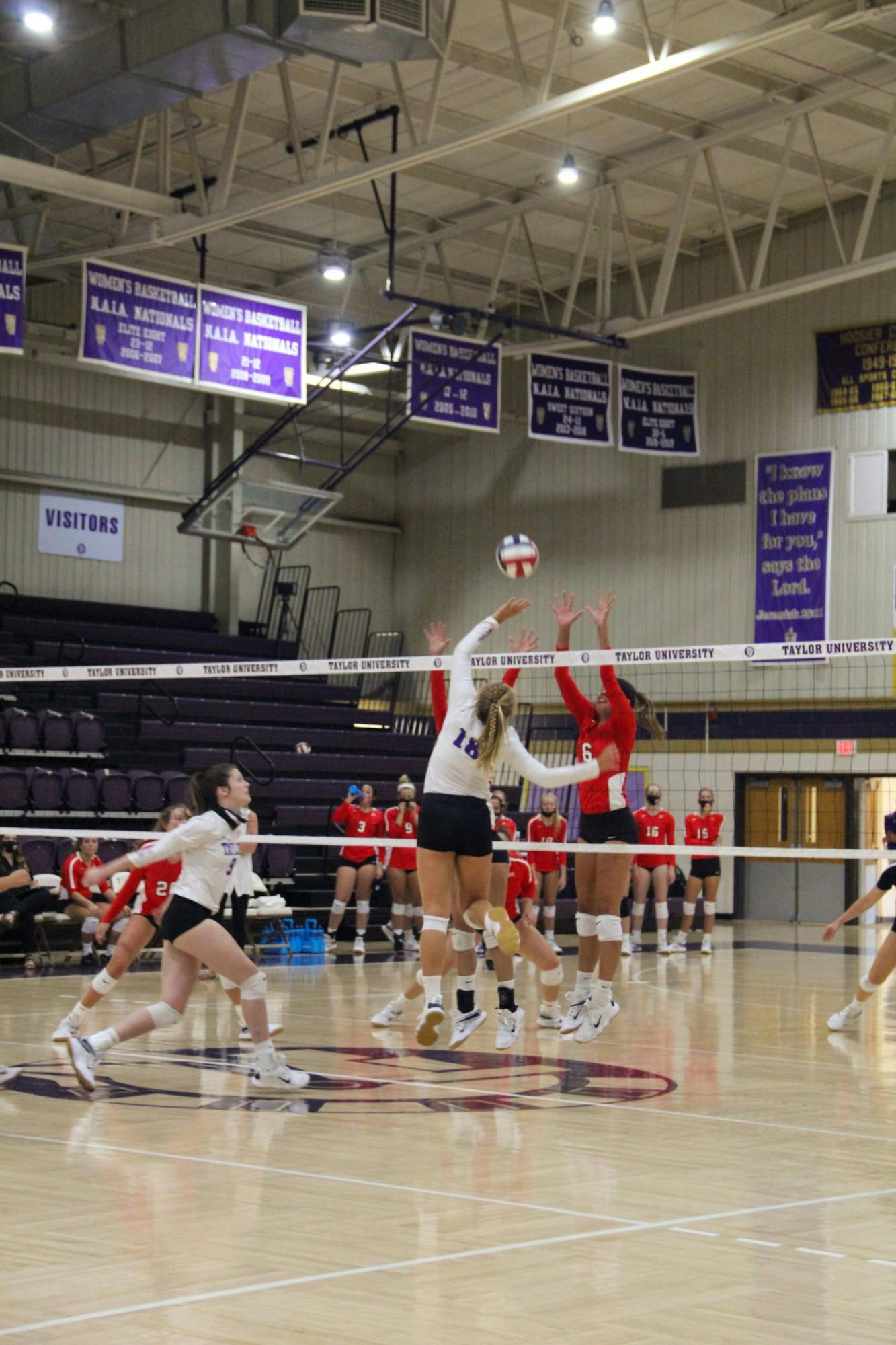 Taylor volleyball lost to Grace but defeated Huntington last week